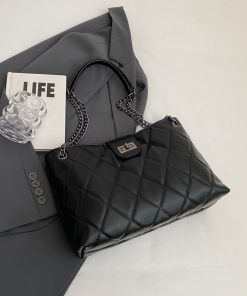 Women's 2025 Spring/Summer Korean Style Diamond Quilted Chain Tote Bag - Small Fragrant Design, Large Capacity Fashion Bag