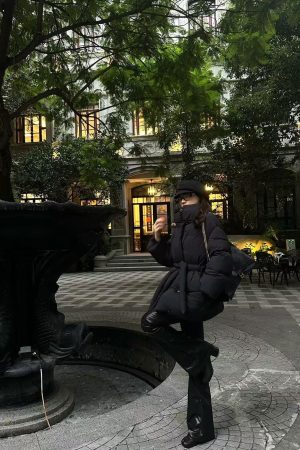 Women's 2025 Winter Short Down Jacket in Pumpkin/Black - Petite Fit, 90% White Duck Down, High-Quality Warmth, Trendy Style
