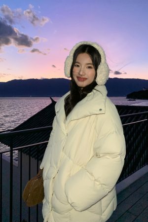 Women's 90% White Duck Down Jacket with Lapel - Warm Loose Winter Bread Coat, Versatile Outerwear, Chic and Cozy Style