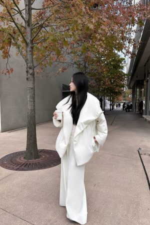 Women's 90% White Duck Down Lapel Short Jacket - Stylish Winter Bread Jacket for Y2K and Korean Style Fashion