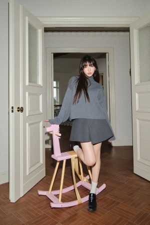 Women's A-Line Skirt with Irregular Curved Hem â€“ Stylish Hip-Covering Design for Modern Office and Casual Looks