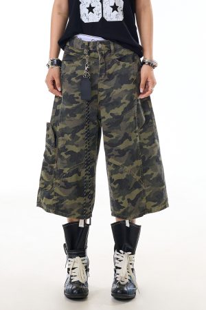 Women's American Style Camouflage Deconstructed Casual Seven-Point Pants with Multi-Pocket Design - Retro Work Shorts