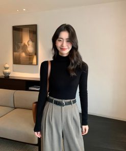 Women's Black Turtleneck Wool Base Layer - Slim Fit, Flattering Knitted Top for Autumn and Winter, Versatile Stylish Essential