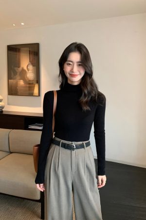 Women's Black Turtleneck Wool Base Layer - Slim Fit, Flattering Knitted Top for Autumn and Winter, Versatile Stylish Essential