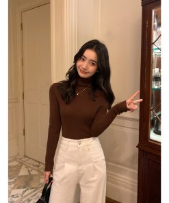 Women's Black Turtleneck Wool Base Layer - Slim Fit, Flattering Knitted Top for Autumn and Winter, Versatile Stylish Essential