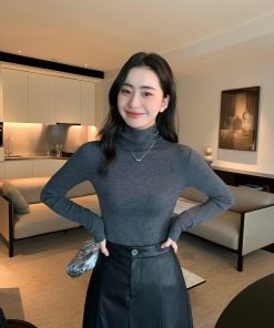 Women's Black Turtleneck Wool Base Layer - Slim Fit, Flattering Knitted Top for Autumn and Winter, Versatile Stylish Essential