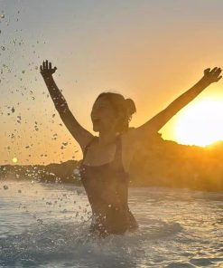 Women's Celebrity-Style One-Piece Triangle Tie Swimsuit - Slimming, Tummy-Covering Design for Hot Springs and Island Vacations