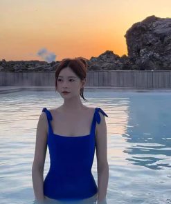 Women's Celebrity-Style One-Piece Triangle Tie Swimsuit - Slimming, Tummy-Covering Design for Hot Springs and Island Vacations