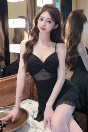 Women's Deep V-Neck Spaghetti Strap Mermaid Hem Dress - Slim Fit Waist-Cinching Evening Gown for Nightclub Wear