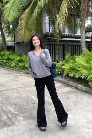 Women's Elegant V-Neck Sweater - Loose Fit, Slimming Knit Pullover Top for Spring & Autumn, High-End Quality Fashion
