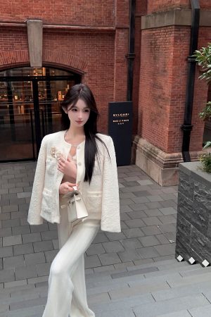 Women's Floral Short Woolen Coat with Down Lining - Winter 40% Wool Overcoat for Cozy Style