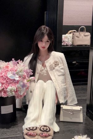 Women's Floral Short Woolen Coat with Down Lining - Winter 40% Wool Overcoat for Cozy Style
