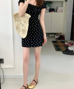 Women's French-Style Square Neck Butterfly Knot Printed Dress - Elegant One-Shoulder, Waist-Cinching Short Skirt for Summer, Petite Fashion