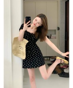 Women's French-Style Square Neck Butterfly Knot Printed Dress - Elegant One-Shoulder, Waist-Cinching Short Skirt for Summer, Petite Fashion