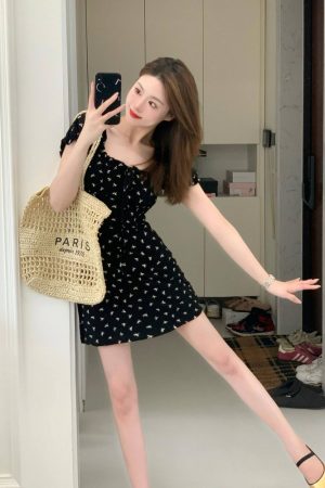 Women's French-Style Square Neck Butterfly Knot Printed Dress - Elegant One-Shoulder, Waist-Cinching Short Skirt for Summer, Petite Fashion
