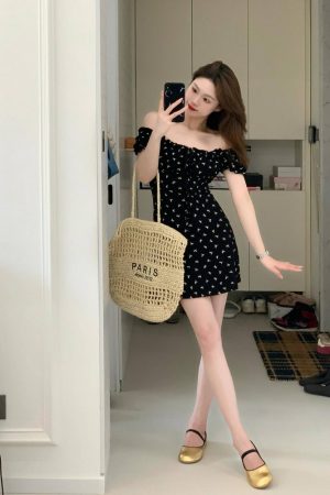 Women's French-Style Square Neck Butterfly Knot Printed Dress - Elegant One-Shoulder, Waist-Cinching Short Skirt for Summer, Petite Fashion