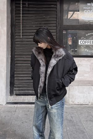 Women's High-Quality Flight Jacket with Fur Collar, Thick American Style Cotton Coat, Trendy Stand Collar for Winter Fashion