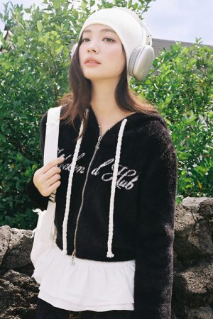 Women's Knitted Cardigan - Short Slim-Fit Sweater Coat, Korean Style, Autumn/Winter 2025 Fashion