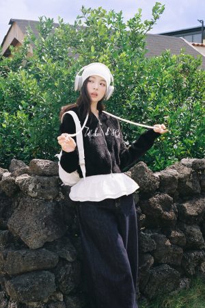 Women's Knitted Cardigan - Short Slim-Fit Sweater Coat, Korean Style, Autumn/Winter 2025 Fashion
