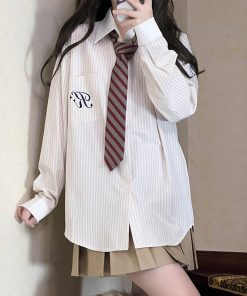 Women's Loose Fit Pudding Bear JK Shirt 2025 Spring White Blouse Top with Unique Design, Slimming Style for Y2K and Korean Fashion