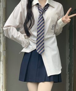 Women's Loose Fit Pudding Bear JK Shirt 2025 Spring White Blouse Top with Unique Design, Slimming Style for Y2K and Korean Fashion