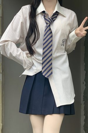 Women's Loose Fit Pudding Bear JK Shirt 2025 Spring White Blouse Top with Unique Design, Slimming Style for Y2K and Korean Fashion