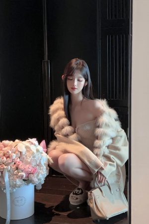 Women's Loose White Knitted Cardigan with Real Fox Fur Collar - Thick Winter Sweater Jacket