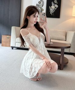 Women's Low-Cut Deep V-Neck Lace Camisole Dress - Slimming Waist-Cinching Evening Gown for Nightclub & Sexy Events