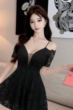 Women's Low-Cut Deep V-Neck Lace Camisole Dress - Slimming Waist-Cinching Evening Gown for Nightclub & Sexy Events
