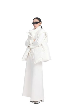 Women's Oversized Down Vest - Trendy Lightweight Sleeveless Jacket with Stand Collar and Zipper for Autumn Winter Fashion