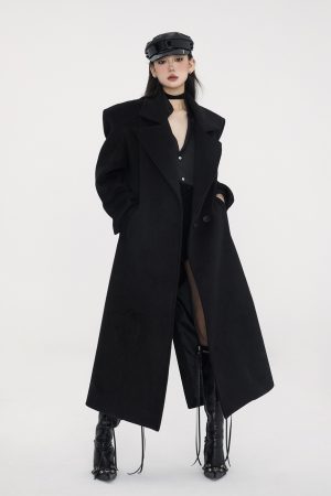 Women's Oversized Woolen Coat with Structured Shoulder Pads, Long Sleeve, Minimalist Texture, Warm Winter Style