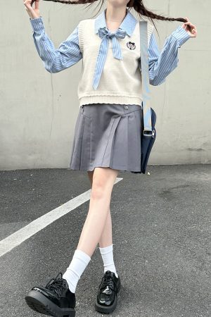 Women's Pudding Bear Knitted Vest - V-Neck Sleeveless Jacket for Autumn & Winter Layering, Cute Academy Style