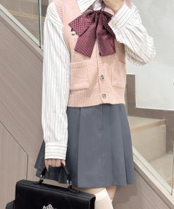 Women's Pudding Bear Knitted Vest - V-Neck Sleeveless Jacket for Autumn & Winter Layering, Cute Academy Style