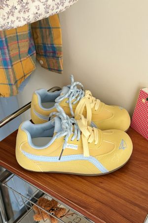 Women's Retro Black and White De Xun Sneakers - Breathable Thin Sole Casual Summer Shoes