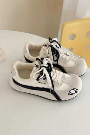 Women's Retro Black and White De Xun Sneakers - Breathable Thin Sole Casual Summer Shoes