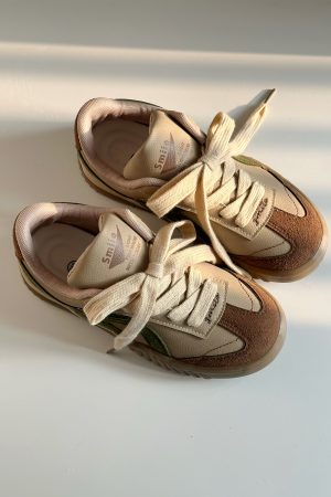 Women's Retro Casual Sneakers - Versatile White Sneakers for Autumn Winter 2025 - Trendy Niche Style