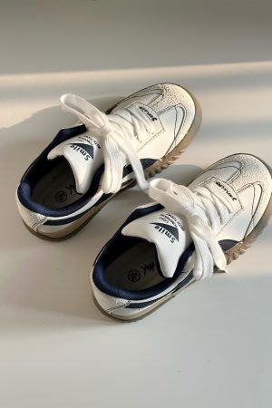 Women's Retro Casual Sneakers - Versatile White Sneakers for Autumn Winter 2025 - Trendy Niche Style