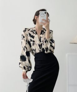 Women's Retro Chinese-Style Ink Painting V-Neck Lantern Sleeve Satin Drape Sun-Protective Shirt