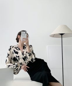 Women's Retro Chinese-Style Ink Painting V-Neck Lantern Sleeve Satin Drape Sun-Protective Shirt