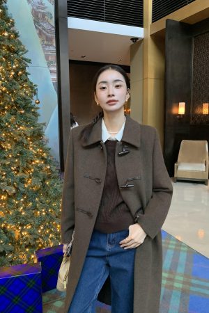 Women's Round Neck Cable Knit Vest - Stylish Sleeveless Pullover Cardigan Top for Casual and Chic Outfits