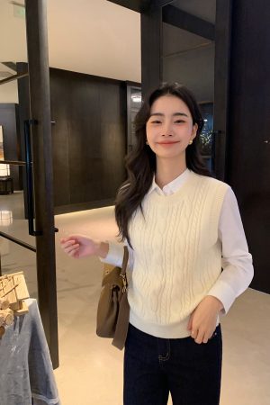 Women's Round Neck Cable Knit Vest - Stylish Sleeveless Pullover Cardigan Top for Casual and Chic Outfits