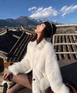 Women's Short Loose Faux Fur Coat - Elegant Plush Jacket for Winter, High-End Quality, Warm & Stylish Outerwear