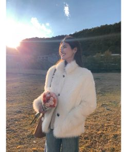 Women's Short Loose Faux Fur Coat - Elegant Plush Jacket for Winter, High-End Quality, Warm & Stylish Outerwear