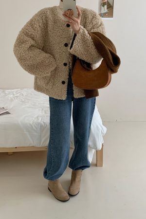 Women's Short Loose Wool Coat with Leather and Fur, Warm Casual Layer for Autumn Winter, Cozy Fashion Essential