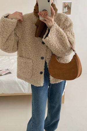 Women's Short Loose Wool Coat with Leather and Fur, Warm Casual Layer for Autumn Winter, Cozy Fashion Essential