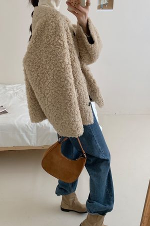 Women's Short Loose Wool Coat with Leather and Fur, Warm Casual Layer for Autumn Winter, Cozy Fashion Essential