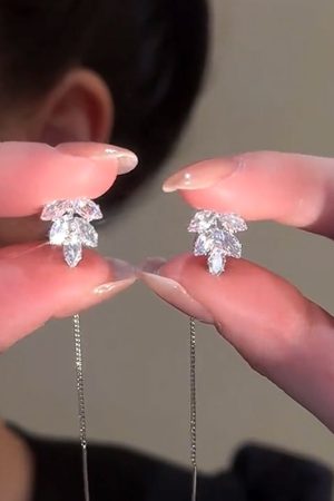 Women's Silver Maple Leaf Ear Thread Earrings - Light Luxury High-Quality Temperament Ear Clips - Trendy 2025 Fashion Accessories
