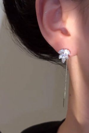 Women's Silver Maple Leaf Ear Thread Earrings - Light Luxury High-Quality Temperament Ear Clips - Trendy 2025 Fashion Accessories