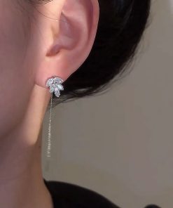 Women's Silver Maple Leaf Ear Thread Earrings - Light Luxury High-Quality Temperament Ear Clips - Trendy 2025 Fashion Accessories