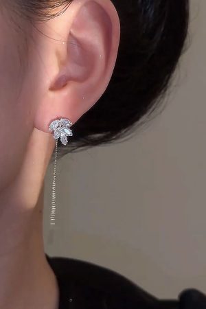 Women's Silver Maple Leaf Ear Thread Earrings - Light Luxury High-Quality Temperament Ear Clips - Trendy 2025 Fashion Accessories